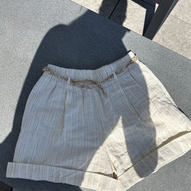 Short fin beige à rayure 