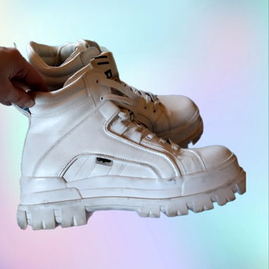 White chunky high-top boots buffalo size 41
