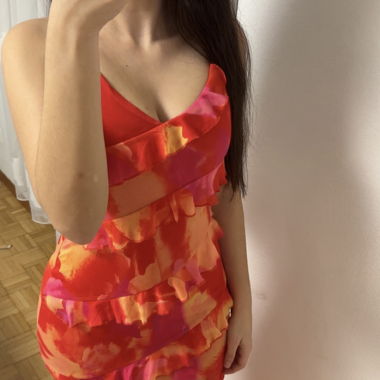 Buntes Maxikleid mit Rüschen