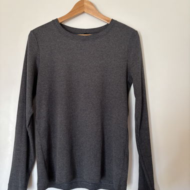 UNIQLO Long-Sleeve T-Shirt