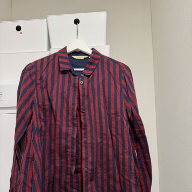 Sanmiao Bordeauxfarbene Bluse dunkelblau