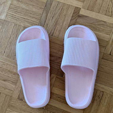 Rosa Schaumstoff-Slides