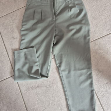 Pantaloni in tessuto verde chiaro