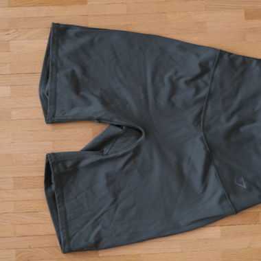 Olivengrüne Sporthose