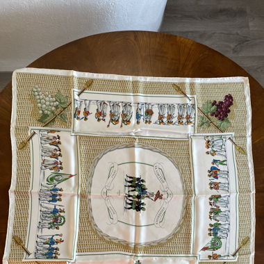Foulard Hermès en très bon état
