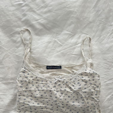 Brandy Melville top