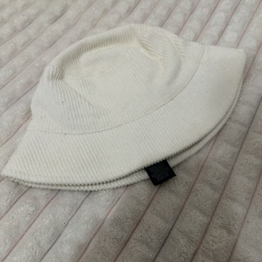 White Ribbed Bucket Hat (Small Fit)