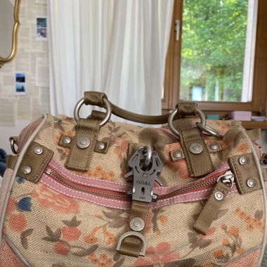 George Gina& Lucy Tasche