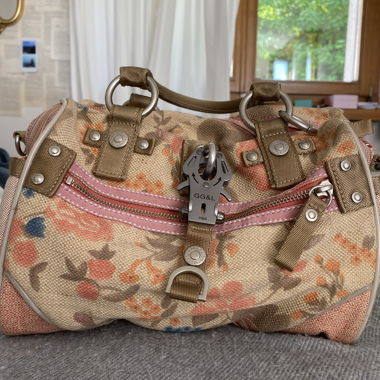 George Gina& Lucy Tasche
