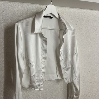 Stradivarius Satin cropped Shirt