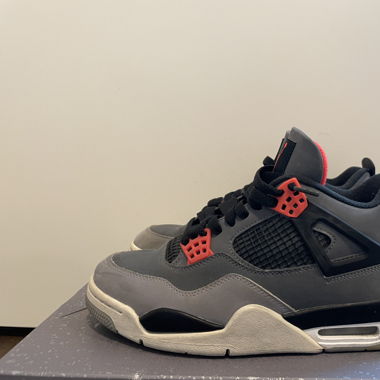 Air Jordan 4 Retro