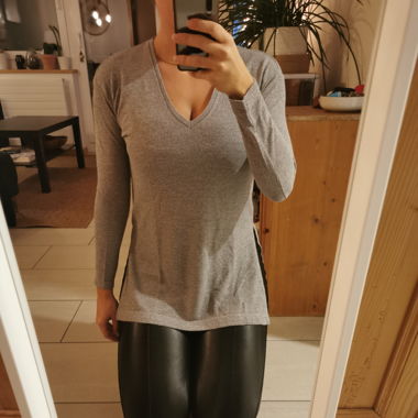 Langarmshirt V-Ausschnitt