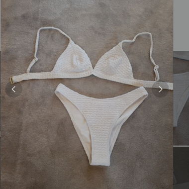 Bikini bianco testurizzato