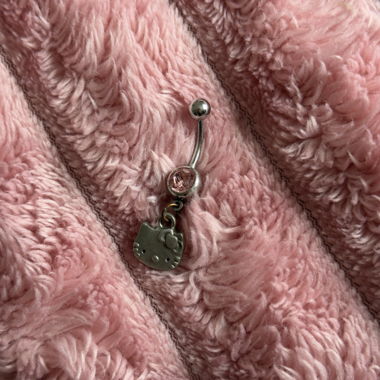 Hello Kitty belly piercing