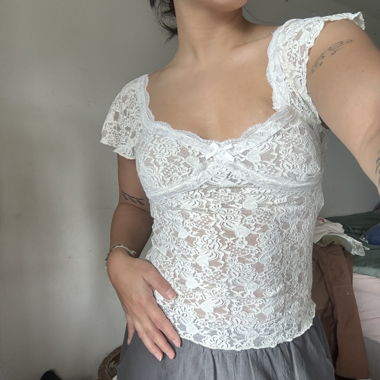 CUTEST LACE TOP 