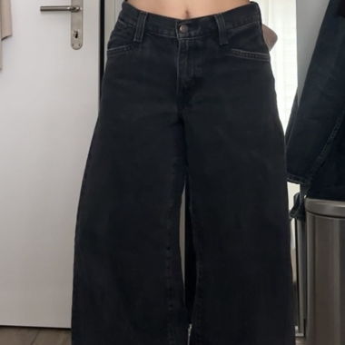 Levi's Baggy Wide-Leg Jeans - W26
