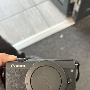 Canon EOS M200 and lens 