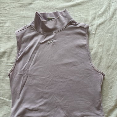 Rosa Nike Top