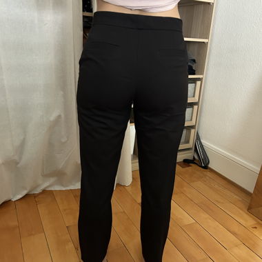 Schwarze Hose Mango Basics