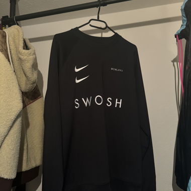 Nike Swoosh Sweatshirt