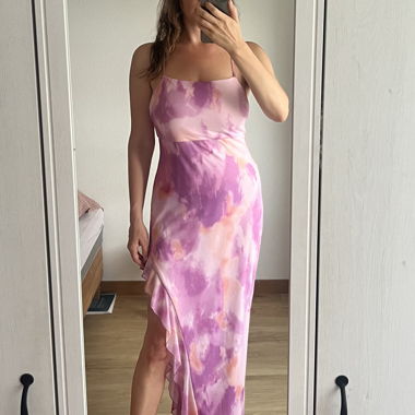 Neues Markenkleid