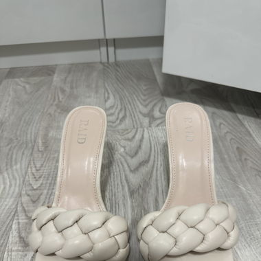 Raid Mules / High Heels