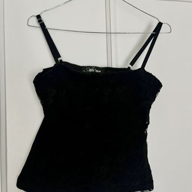 Schwarzes Top