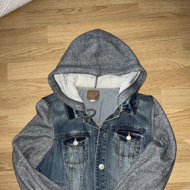 Jeansjacken-Hoodie