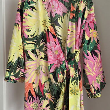 H&M Wickelbluse mit Blumenmuster, Gr. M