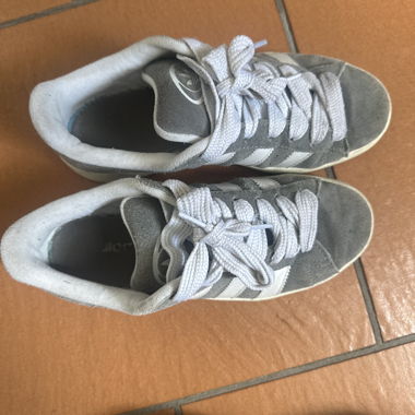 Baskets grises adidas Campus