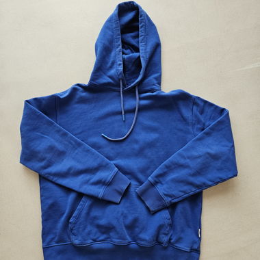 Maglione blu streetwear 