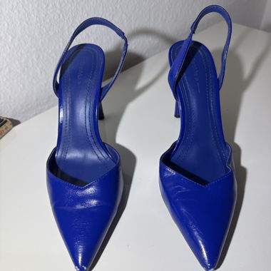 Kobaltblaue Slingback-Pumps von Bershka