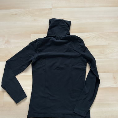 Schwarzer Rollkragen-Shirt Switcher