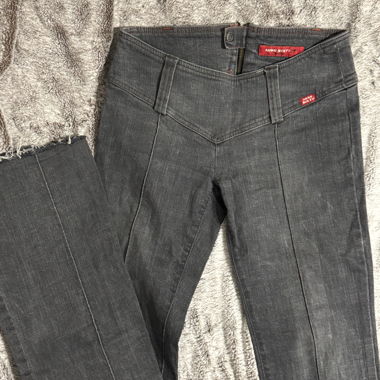Miss Sixty Jeans vita bassa Y2K con vita a V – grigio