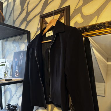 black blazer 