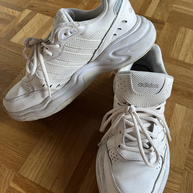 Weisse Adidas Sneakers