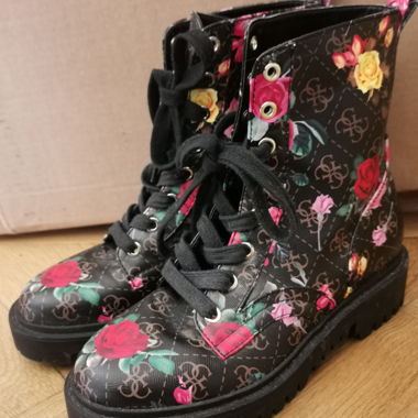 Bottes florales Guess