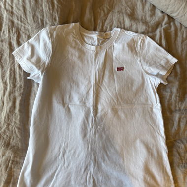 Levi's White T-Shirt