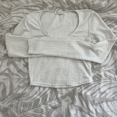 White cropped sweater with long sleeves