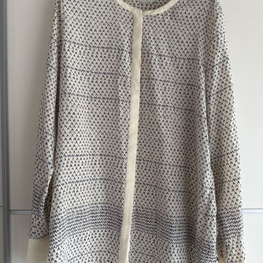 Blusa di seta a motivi