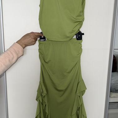 Robe verte à volants