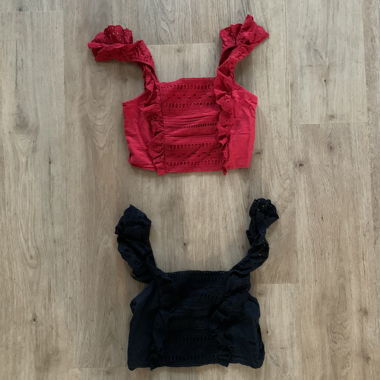 Lot of 2 crop tops with Stradivarius straps