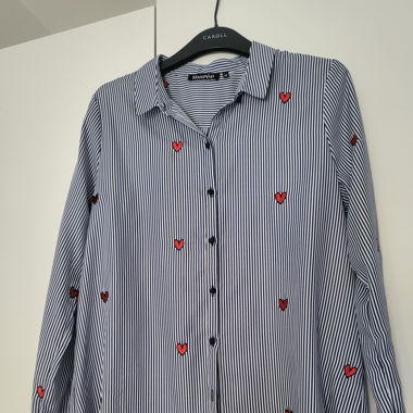 Camicetta righe e cuori rossi ricamati
