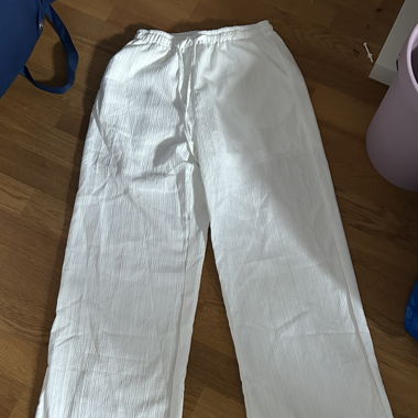 Weisse Leinenhosen