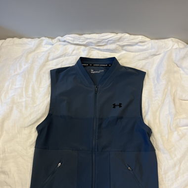 Under Armour Hiking/Sports vest/chemise