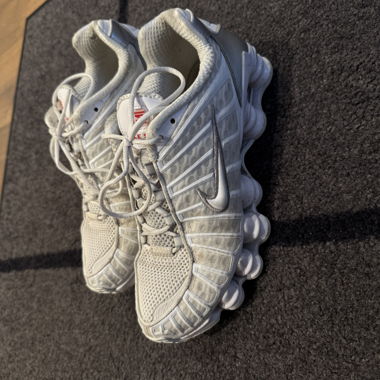 Nike Shox Sneaker