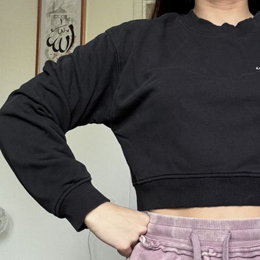 Cropped sweater black