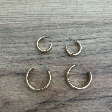 Set di orecchini a cerchio dorati di Zara