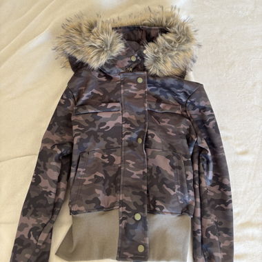 Giacca camo distopica