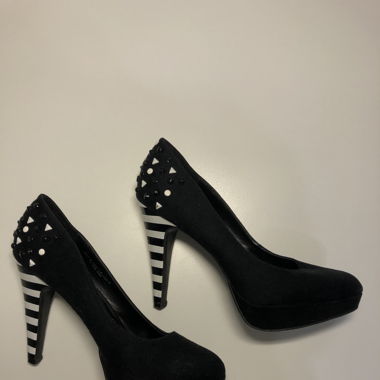 Schwarze High Heel's mit Steinchen